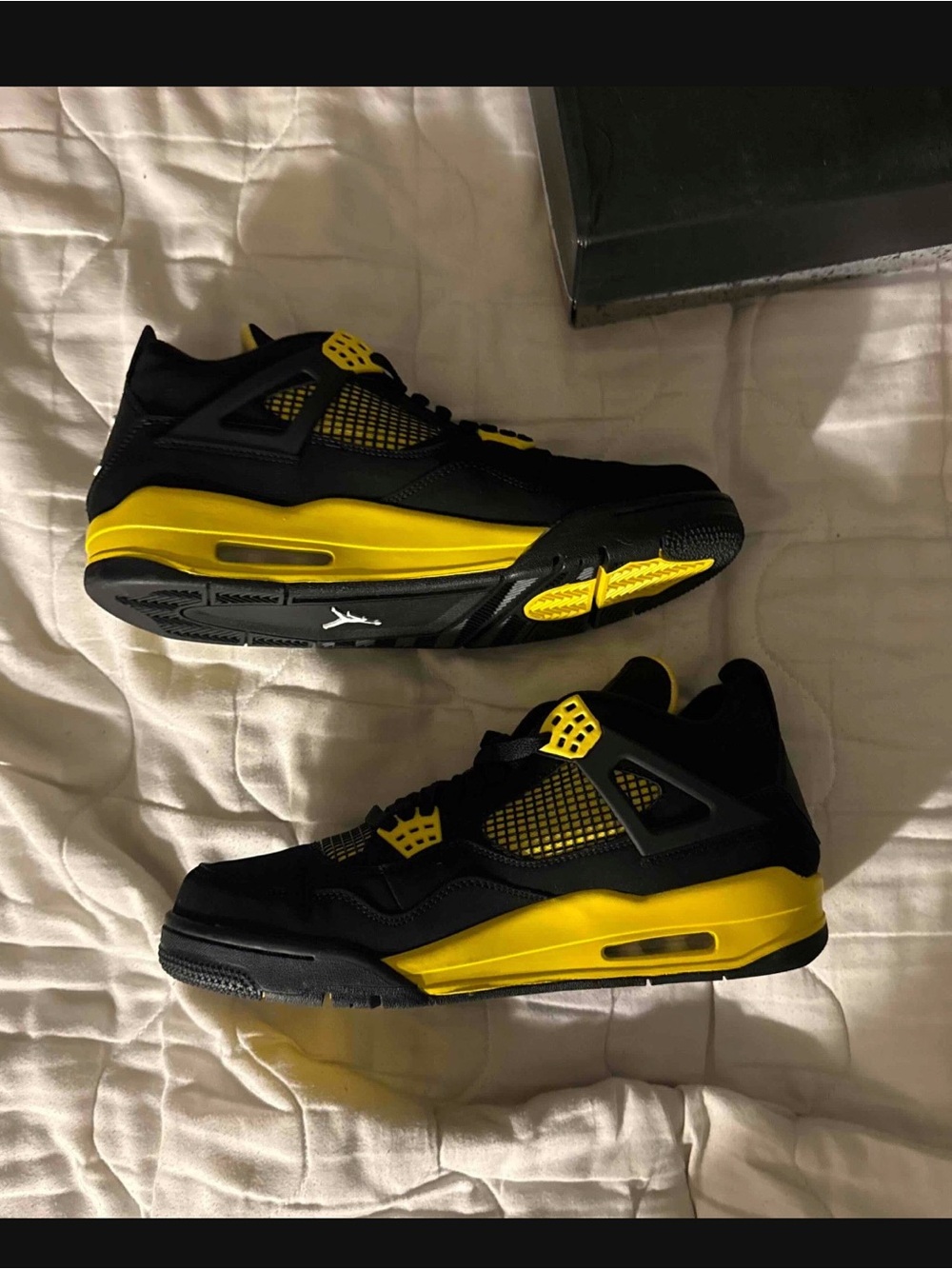 Jordan Retro 4 Thunder 2012